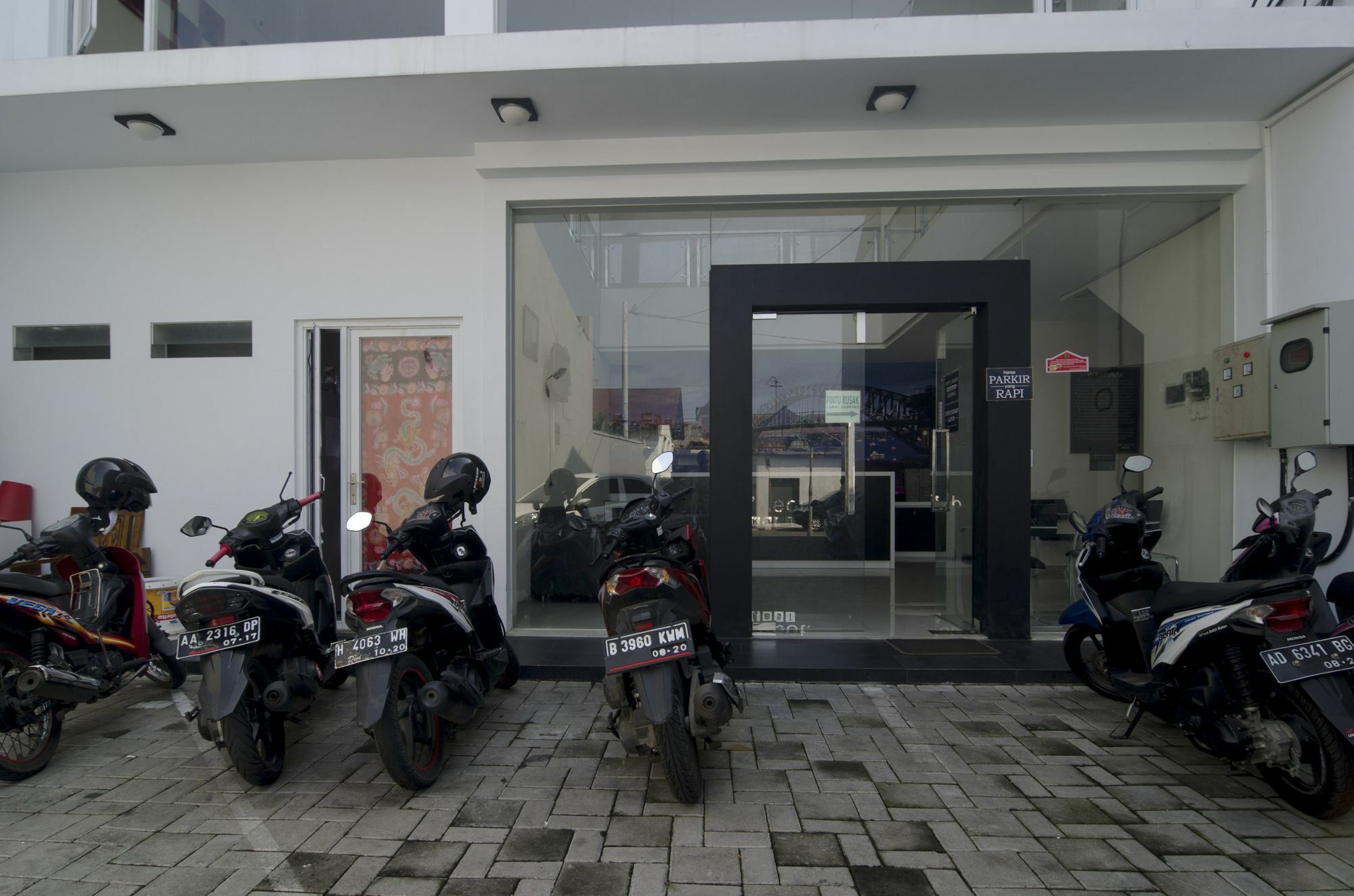 三宝垄 Reddoorz Near Lawang Sewu酒店 外观 照片